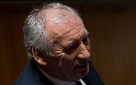 François Bayrou veut miser sur une forte réserve militaire pour renforcer la défense
