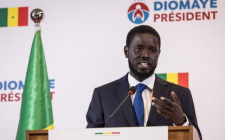 Sénégal : Le président appelle à renommer les rues liées à l’histoire de la France