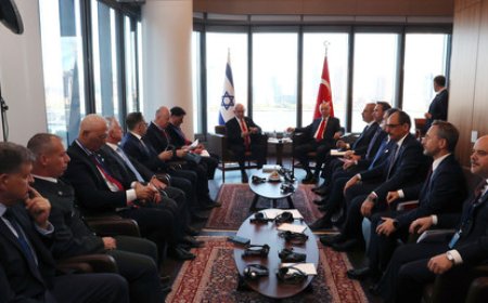 Turquie et Israël : pourparlers pour éviter l’escalade en Syrie ou opération séduction face à Trump ?