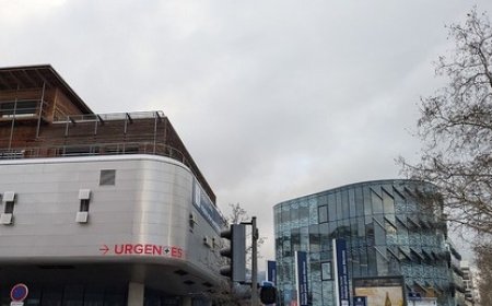 Discriminations dans les soins : l’alerte du défenseur des droits