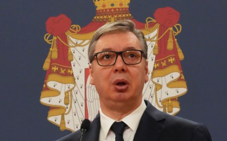 9 mai : la Lituanie et la Lettonie interdisent à l'avion d'Aleksandar Vucic le survol de leur territoire