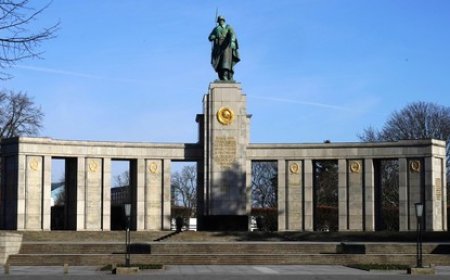 Jour de la Victoire : des commémorations malmenées en Europe