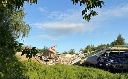 Russie : sept morts et plus de 70 blessés dans le déraillement d’un train causé par l'explosion d'un pont ferroviaire