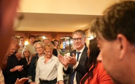 Olivier Faure réélu à la tête du PS : une victoire étriquée pour un parti divisé